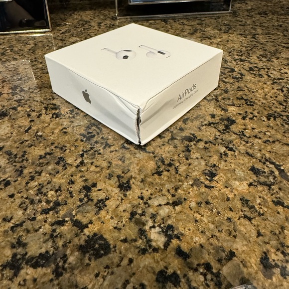 Apple IPods 3rd Generation - Picture 6 of 6